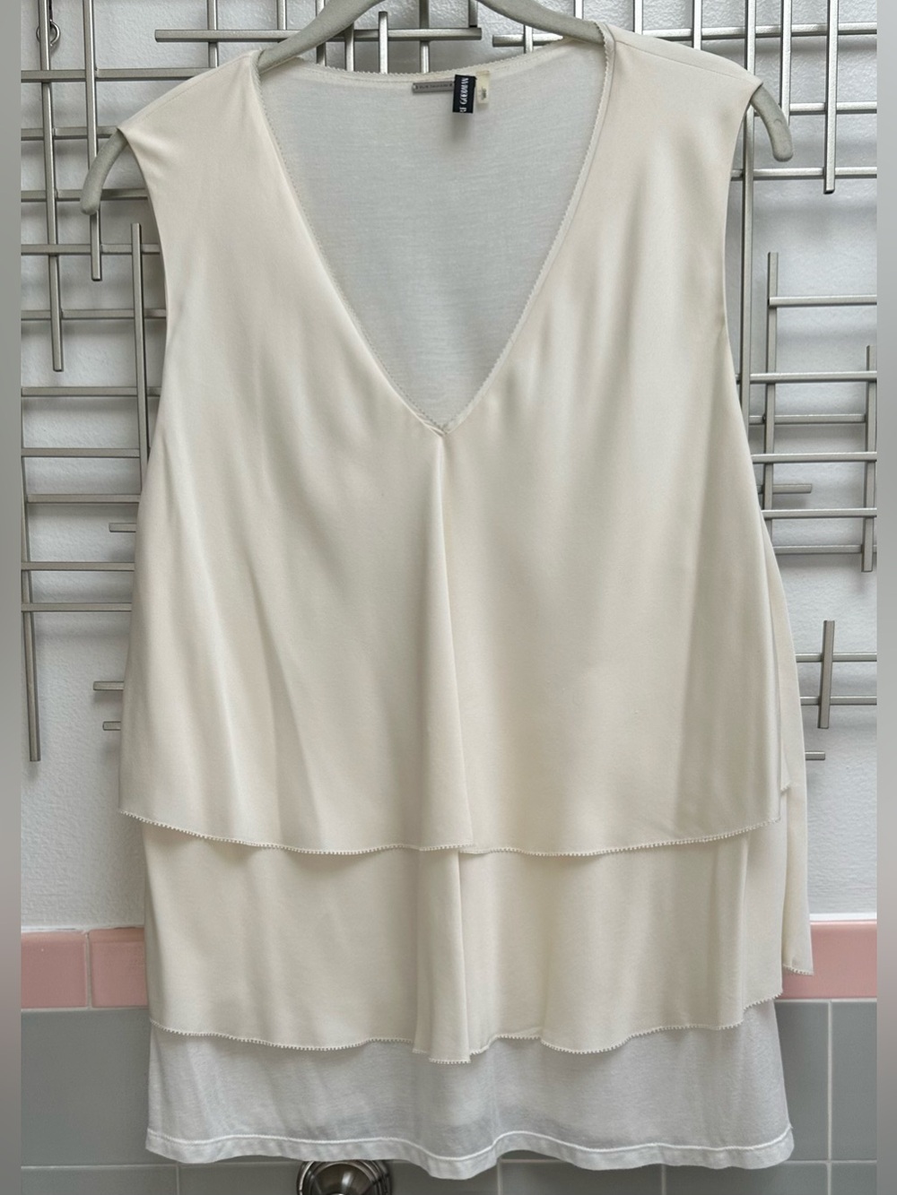 Bergdorf Goodman Silk Cream/Ivory V-neck Blouse Tank L